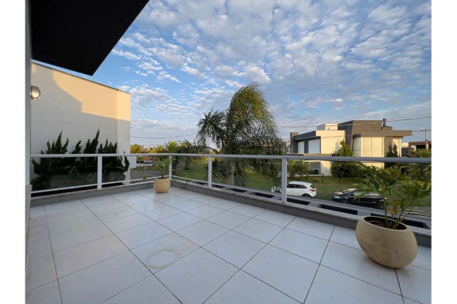 Imagem Casa com 3 Quartos à Venda, 201 m² em Centro - Xangri-lá