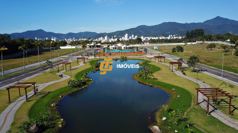 Imagem Casa com 3 Quartos à Venda, 272 m² em Centro - Camboriú Imagem Casa com 3 Quartos à Venda, 272 m² em Centro - Camboriú