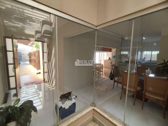Imagem Casa com 4 Quartos à Venda, 430 m² em Jardim São Bento - Uberaba Imagem Casa com 4 Quartos à Venda, 430 m² em Jardim São Bento - Uberaba