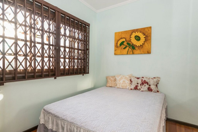 Imagem Imóvel com 4 Quartos à Venda, em Jardim Itu - Porto Alegre Imagem Imóvel com 4 Quartos à Venda, em Jardim Itu - Porto Alegre