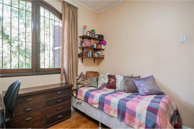 Imagem Casa com 5 Quartos à Venda, em Petrópolis - Porto Alegre Imagem Casa com 5 Quartos à Venda, em Petrópolis - Porto Alegre