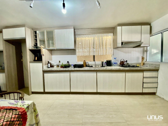Imagem Casa com 3 Quartos à Venda, 330 m² em Areias - São José