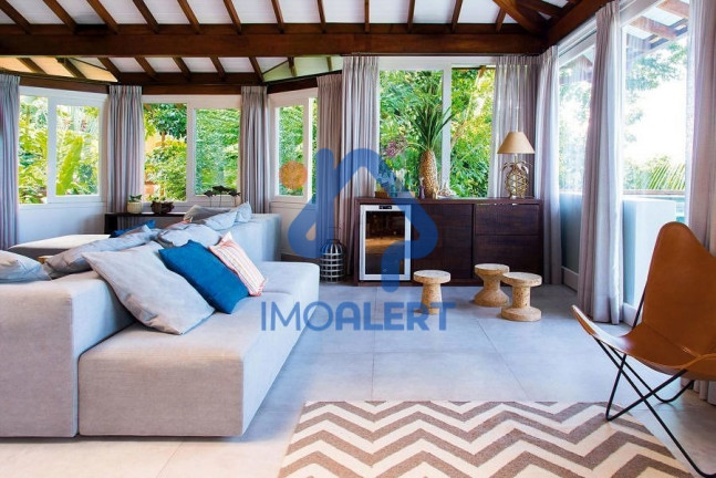 Casa com 1 Quarto à Venda, 200 m² em Coqueiros - Florianópolis