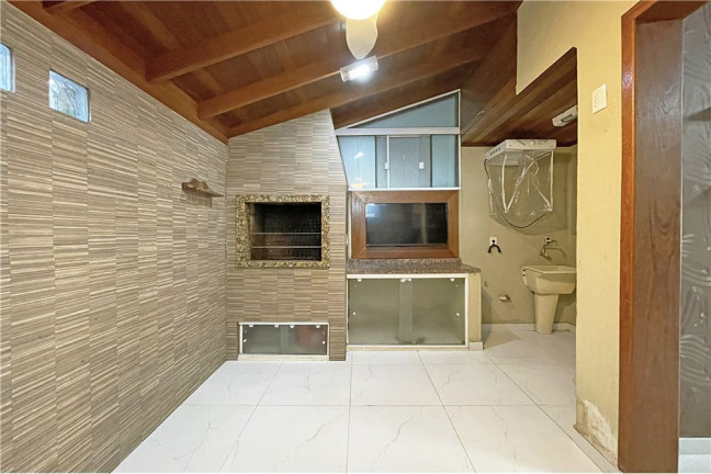 Imagem Casa com 2 Quartos à Venda, em Sarandi - Porto Alegre Imagem Casa com 2 Quartos à Venda, em Sarandi - Porto Alegre
