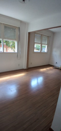 Imagem Imóvel com 3 Quartos à Venda, 70 m² em Camaquã - Porto Alegre Imagem Imóvel com 3 Quartos à Venda, 70 m² em Camaquã - Porto Alegre