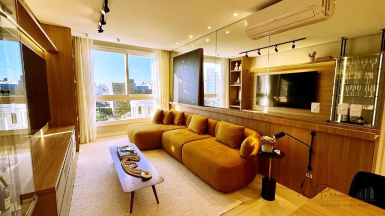 Imagem Apartamento com 2 Quartos à Venda, 132 m² em Centro - Florianópolis Imagem Apartamento com 2 Quartos à Venda, 132 m² em Centro - Florianópolis