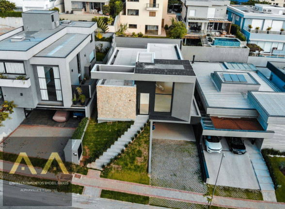 Casa com 3 Quartos para Alugar, 264 m² em Alphaville - Santana De Parnaíba