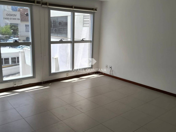 Sala Comercial à Venda, 32 m² em Centro - Florianópolis