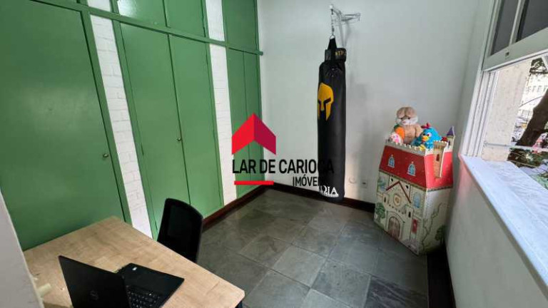Imagem Apartamento com 3 Quartos à Venda, 104 m² em Leme - Rio De Janeiro Imagem Apartamento com 3 Quartos à Venda, 104 m² em Leme - Rio De Janeiro