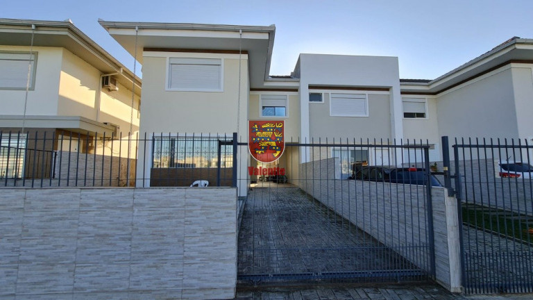 Imagem Casa com 3 Quartos à Venda, 450 m² Imagem Casa com 3 Quartos à Venda, 450 m²