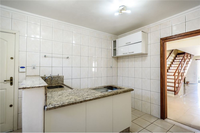 Imagem Casa com 4 Quartos à Venda, em Tristeza - Porto Alegre Imagem Casa com 4 Quartos à Venda, em Tristeza - Porto Alegre