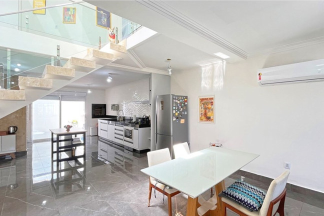 Imagem Casa com 2 Quartos à Venda, 170 m² em Hípica - Porto Alegre Imagem Casa com 2 Quartos à Venda, 170 m² em Hípica - Porto Alegre