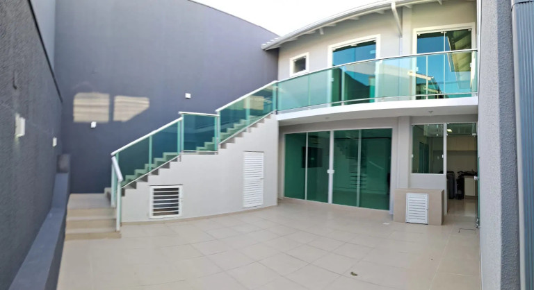 Imagem Casa com 4 Quartos à Venda, 180 m² em Estreito - Florianópolis Imagem Casa com 4 Quartos à Venda, 180 m² em Estreito - Florianópolis