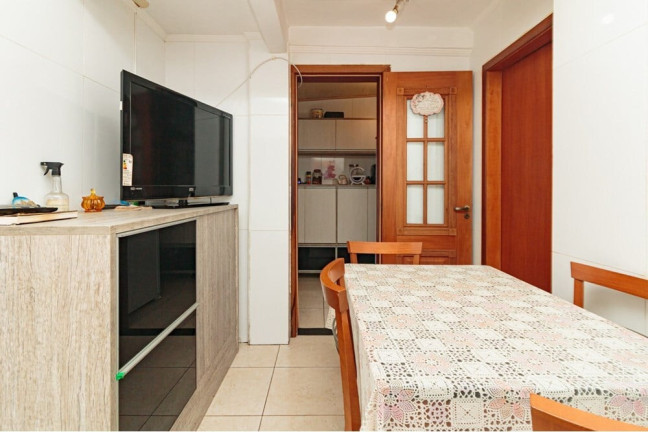 Imagem Imóvel com 4 Quartos à Venda, 75 m² em Passo Da Areia - Porto Alegre Imagem Imóvel com 4 Quartos à Venda, 75 m² em Passo Da Areia - Porto Alegre