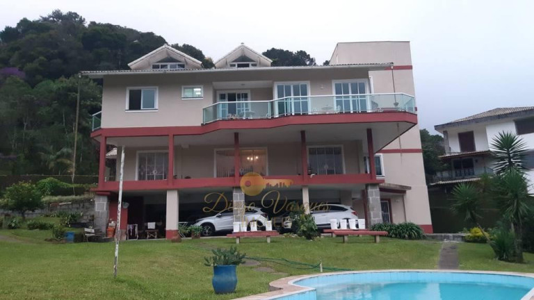Imagem Casa com 10 Quartos à Venda, 1.570 m² em Carlos Guinle - Teresópolis Imagem Casa com 10 Quartos à Venda, 1.570 m² em Carlos Guinle - Teresópolis
