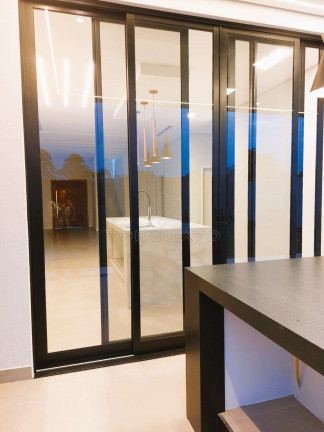 Imagem Sobrado com 4 Quartos à Venda, 304 m² em Residencial Lago Azul - Engenheiro Coelho Imagem Sobrado com 4 Quartos à Venda, 304 m² em Residencial Lago Azul - Engenheiro Coelho