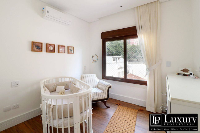 Imagem Casa com 3 Quartos à Venda, 250 m² em Vila Nova Conceição - São Paulo Imagem Casa com 3 Quartos à Venda, 250 m² em Vila Nova Conceição - São Paulo