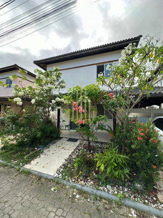 Imagem Casa com 4 Quartos para Alugar, 110 m² em Vila De Abrantes (abrantes) - Camaçari Imagem Casa com 4 Quartos para Alugar, 110 m² em Vila De Abrantes (abrantes) - Camaçari