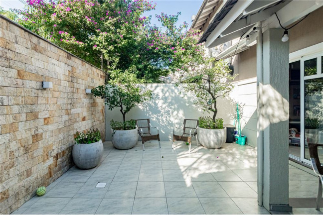 Imagem Casa com 5 Quartos à Venda, em Jardim Carvalho - Porto Alegre Imagem Casa com 5 Quartos à Venda, em Jardim Carvalho - Porto Alegre