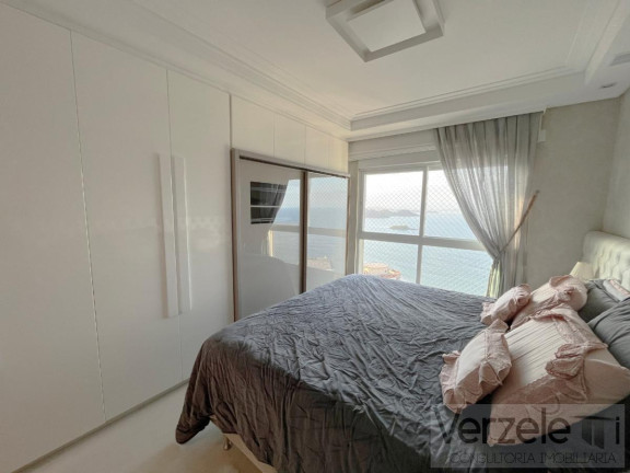 Imagem Apartamento com 3 Quartos à Venda, 144 m² em Centro