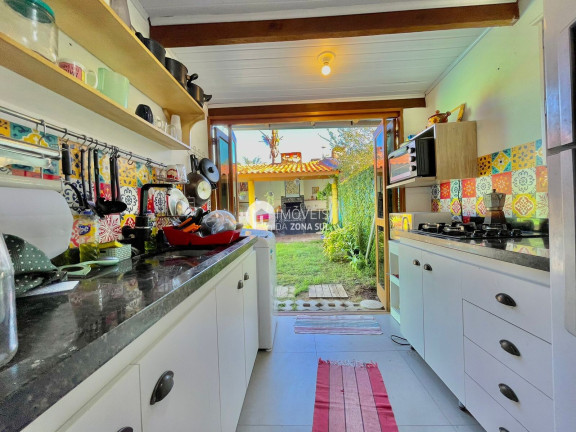 Imagem Casa com 2 Quartos à Venda, 41 m²