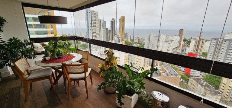 Imagem Imóvel com 4 Quartos à Venda, 162 m² em Jardim Apipema - Salvador Imagem Imóvel com 4 Quartos à Venda, 162 m² em Jardim Apipema - Salvador