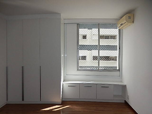 Imagem Apartamento com 3 Quartos à Venda,  em Lagoa - Rio De Janeiro
