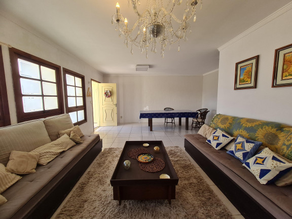 Imagem Casa com 4 Quartos à Venda, 252 m² em Centro - Balneário Camboriú Imagem Casa com 4 Quartos à Venda, 252 m² em Centro - Balneário Camboriú