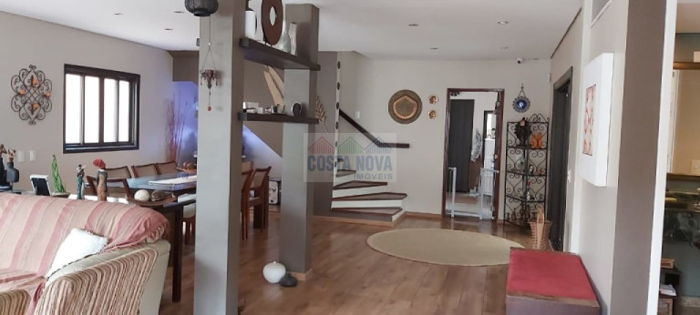 Imagem Casa com 4 Quartos à Venda, 373 m² Imagem Casa com 4 Quartos à Venda, 373 m²