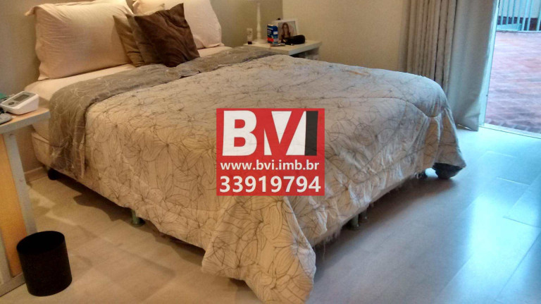 Imagem Casa com 3 Quartos à Venda, 402 m² em Olaria - Rio De Janeiro