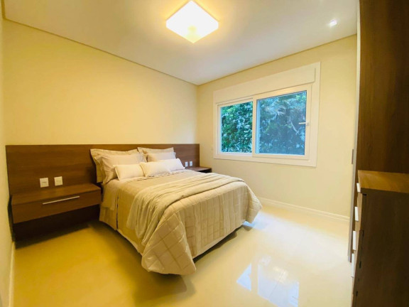 Imagem Casa com 5 Quartos à Venda, em Centro - Xangri-lá Imagem Casa com 5 Quartos à Venda, em Centro - Xangri-lá