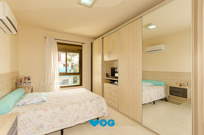 Imagem Imóvel com 2 Quartos à Venda, 80 m² em Petrópolis - Porto Alegre Imagem Imóvel com 2 Quartos à Venda, 80 m² em Petrópolis - Porto Alegre