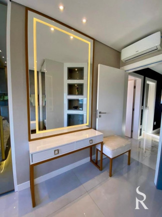 Imagem Apartamento com 3 Quartos para Alugar, 130 m² em Centro - Balneário Camboriú