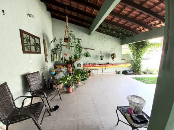 Imagem Casa com 4 Quartos à Venda, 170 m² Imagem Casa com 4 Quartos à Venda, 170 m²