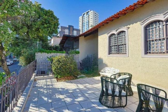 Imagem Casa com 4 Quartos à Venda, 325 m² em Santo Antônio - Belo Horizonte Imagem Casa com 4 Quartos à Venda, 325 m² em Santo Antônio - Belo Horizonte