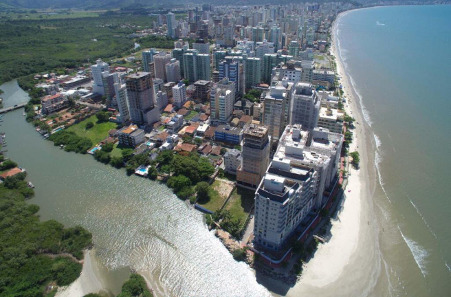 Imagem Imóvel com 4 Quartos à Venda, em Meia Praia - Itapema Imagem Imóvel com 4 Quartos à Venda, em Meia Praia - Itapema