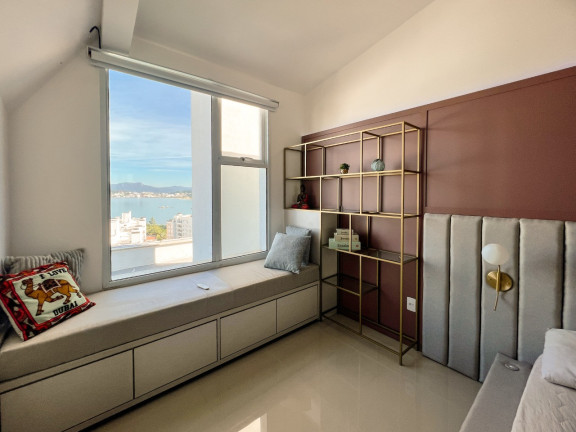 Imagem Cobertura com 3 Quartos à Venda, 136 m² em Abraão - Florianópolis