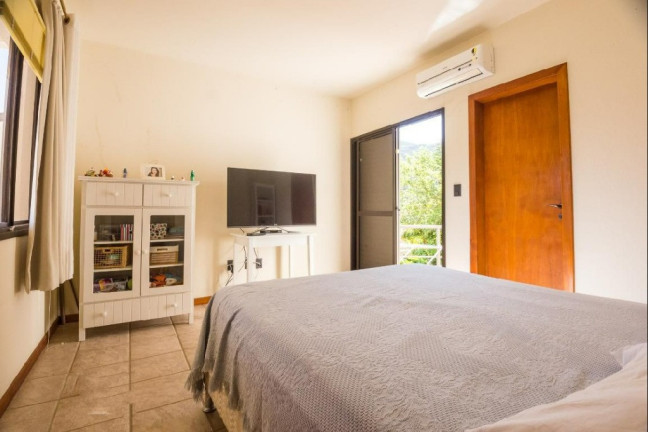 Imagem Casa com 5 Quartos à Venda, 330 m² em Itacorubi - Florianópolis