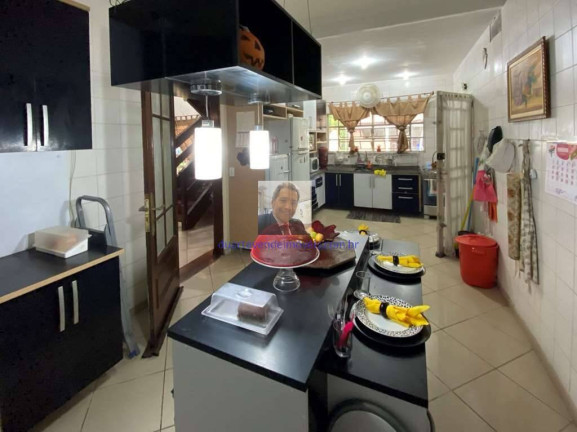 Imagem Casa com 4 Quartos à Venda, 780 m² em Chácara Dos Junqueiras - Carapicuíba Imagem Casa com 4 Quartos à Venda, 780 m² em Chácara Dos Junqueiras - Carapicuíba