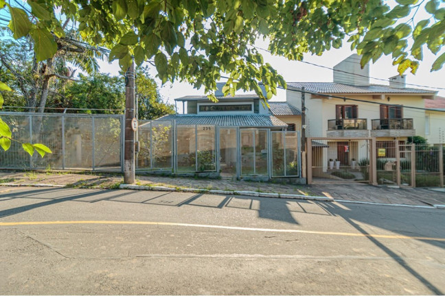 Imagem Casa com 4 Quartos à Venda, 278 m² em Teresópolis - Porto Alegre Imagem Casa com 4 Quartos à Venda, 278 m² em Teresópolis - Porto Alegre