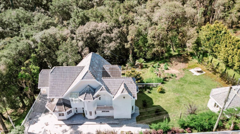 Imagem Casa de Condomínio com 5 Quartos à Venda, 203 m² em Campos Do Jordão Imagem Casa de Condomínio com 5 Quartos à Venda, 203 m² em Campos Do Jordão