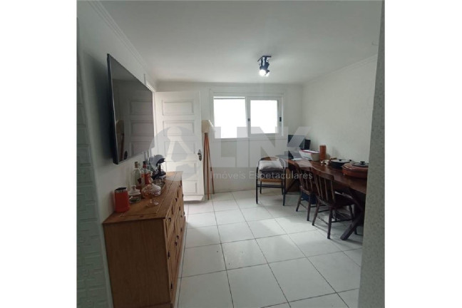 Imagem Imóvel com 2 Quartos à Venda, 93 m² em Santo Antônio - Porto Alegre Imagem Imóvel com 2 Quartos à Venda, 93 m² em Santo Antônio - Porto Alegre