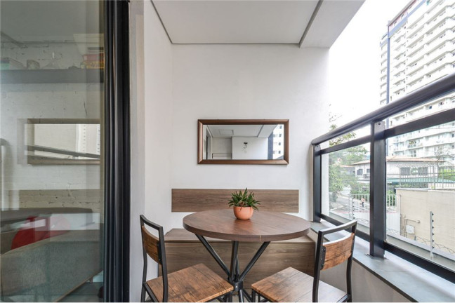 Imagem Imóvel com 1 Quarto à Venda, em Moema - São Paulo Imagem Imóvel com 1 Quarto à Venda, em Moema - São Paulo