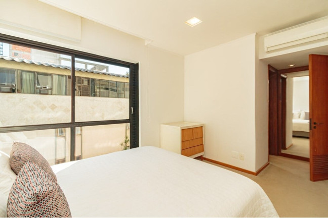 Imagem Apartamento com 4 Quartos à Venda, 328 m² em Floresta - Porto Alegre Imagem Apartamento com 4 Quartos à Venda, 328 m² em Floresta - Porto Alegre