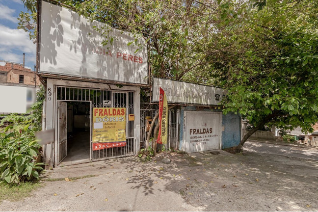 Casa com 2 Quartos à Venda, 200 m² em Cavalhada - Porto Alegre