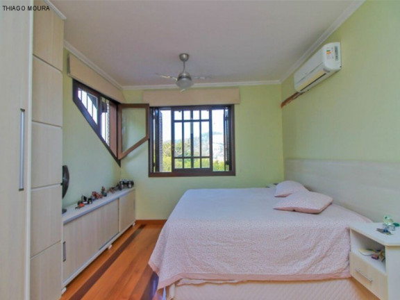 Imagem Sobrado com 4 Quartos à Venda, em Nonoai - Porto Alegre Imagem Sobrado com 4 Quartos à Venda, em Nonoai - Porto Alegre