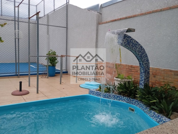 Casa com 3 Quartos à Venda, 54 m² em Pinheirinho - Curitiba