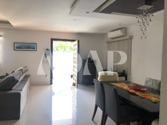Imagem Casa com 4 Quartos à Venda, 200 m² em Vargem Pequena - Rio De Janeiro