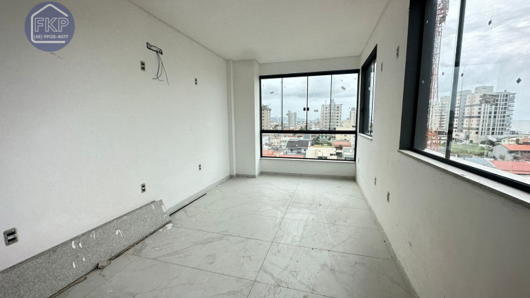 Imagem Cobertura com 3 Quartos à Venda, 170 m² em Centro - Navegantes