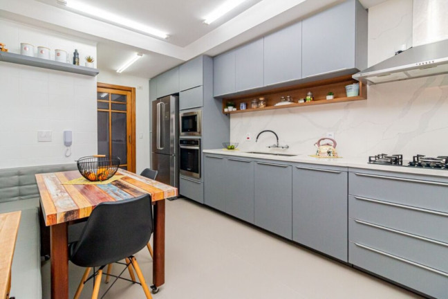 Imagem Imóvel com 4 Quartos à Venda, 396 m² em Jardim Lindóia - Porto Alegre Imagem Imóvel com 4 Quartos à Venda, 396 m² em Jardim Lindóia - Porto Alegre